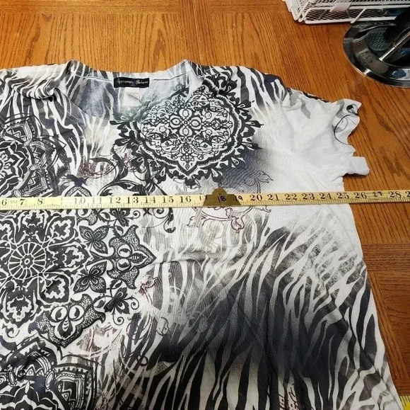 Appreciate Behavior Gray Black With Studs Design Short Sleeve Top Plus Size 3X - Picture 7 of 8